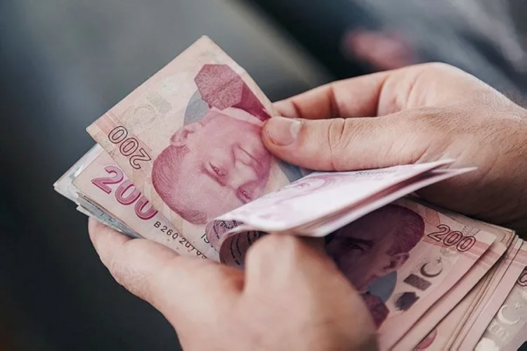 Milyonlarca emeklinin bayram ikramiyeleri hesaplara yatmaya başladı!