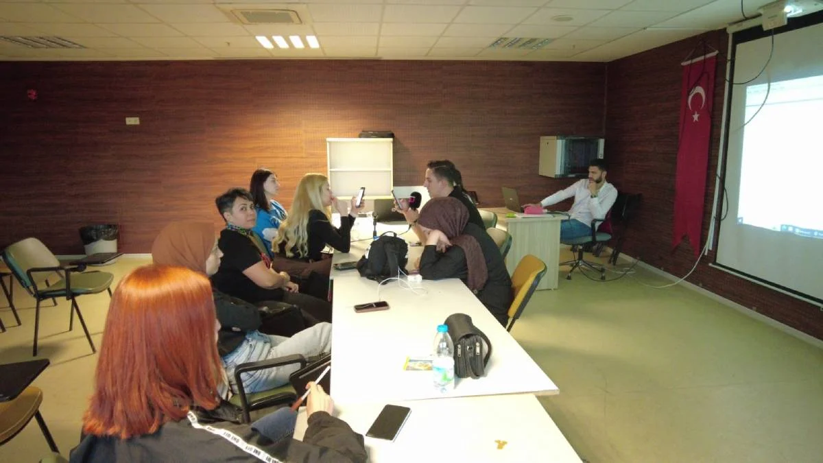 BUSMEK öğrencilerinden tiyatro