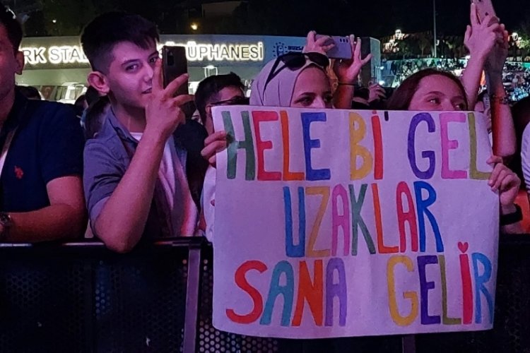 Pinhani “Barış” için söyledi!