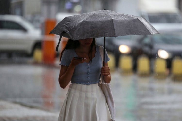 Bursa şemsiyeleri hazırla