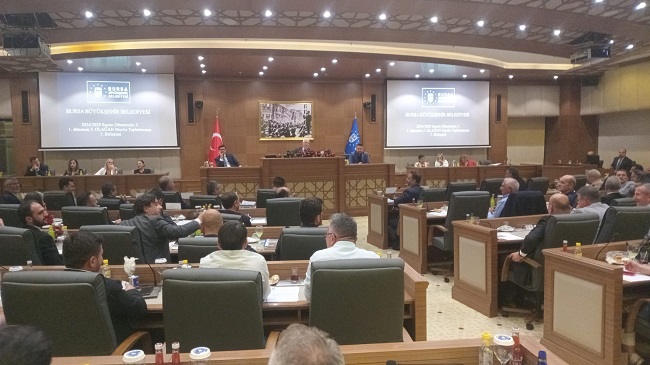 BBB  MECLİSİ’NDE ÇÖPLÜK KRİZİ YAŞANDI