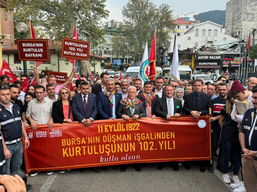 BURSA’DA 102.KURTULUŞ KUTLAMALARI ÇOŞKULU BAŞLADI