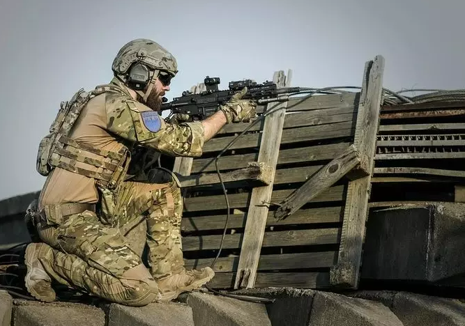 ASTSUBAYLARIN SESİNİ DUYAN VARMI?