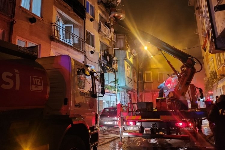 Bursa’da alevler geceyi aydınlattı