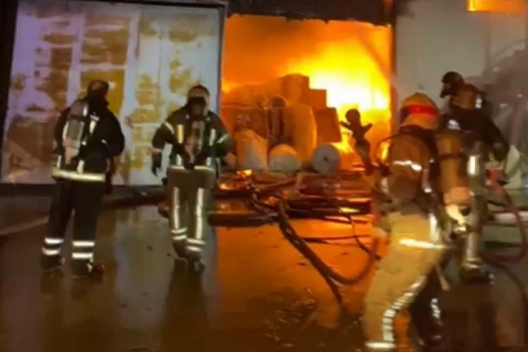 Mobilya yangını geceyi gündüz yaptı