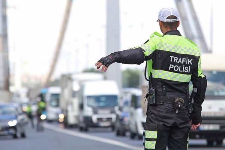 Yetkisiz çakar ve ateşli silahlar yasası yasalaştı