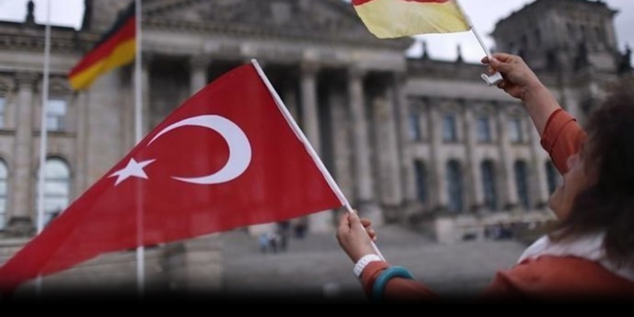 Türkiye’den Almanya’ya iltica başvuruları patladı