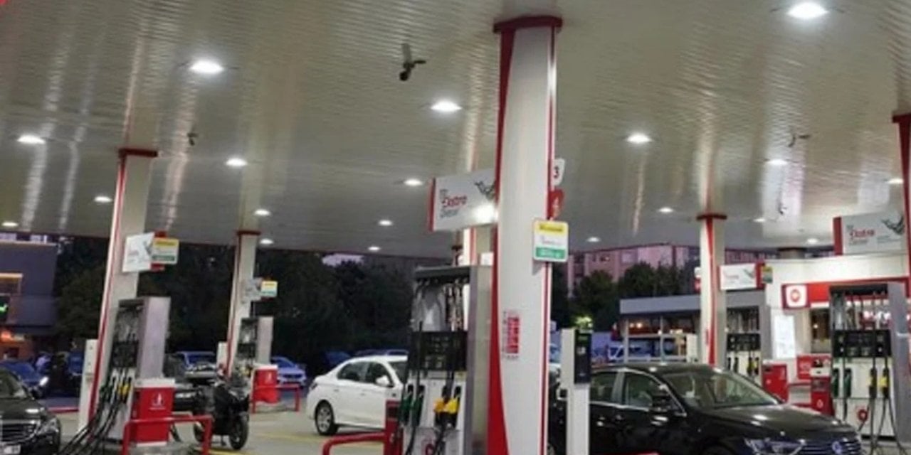 2025’in ilk saatinde akaryakıt almaya gidenler şok oldu.