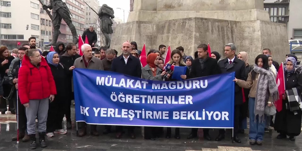 Mülakat mağduru öğretmen adayları eylem yaptı