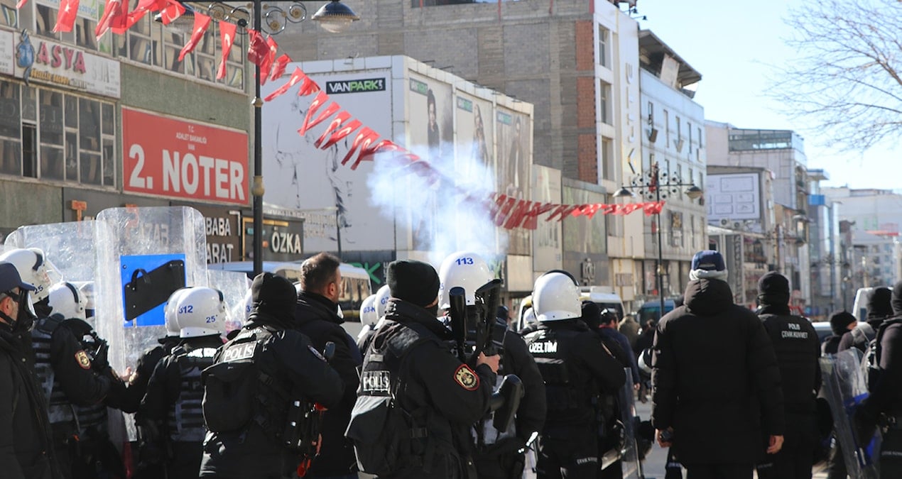 Van’daki kayyum protestosuna polis müdahalesi