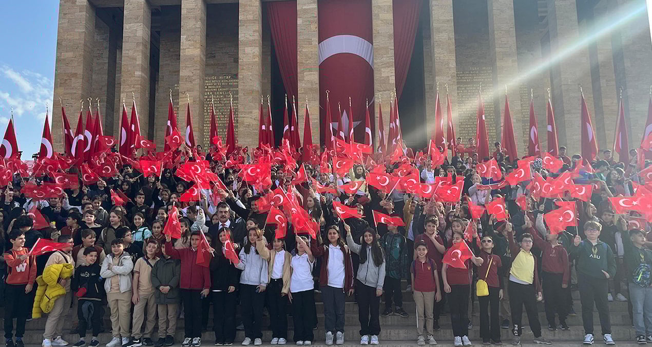 23 Nisan’da binler Ata’sına koştu!