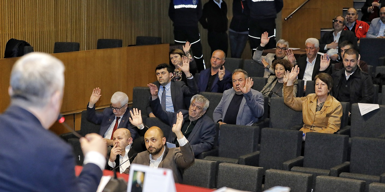 AK Parti’nin inşa ettiği parkta 15 milyon TL’lik zarar