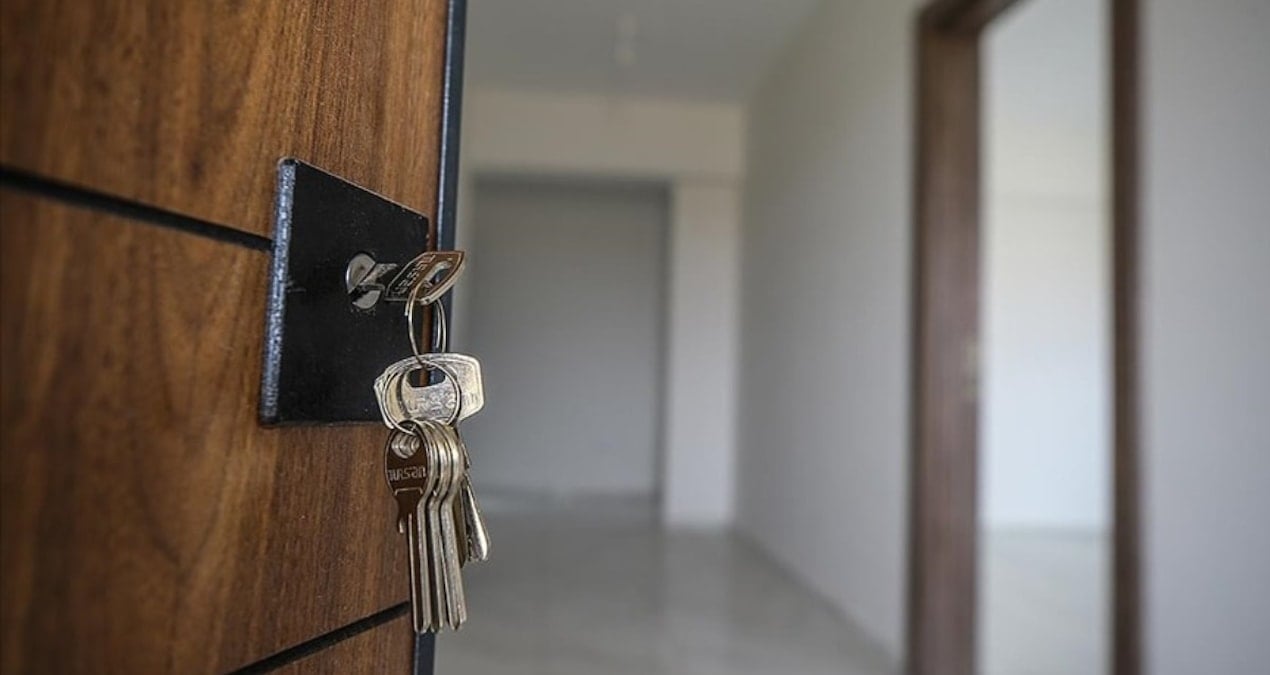 Eşini eve almayan yandı!