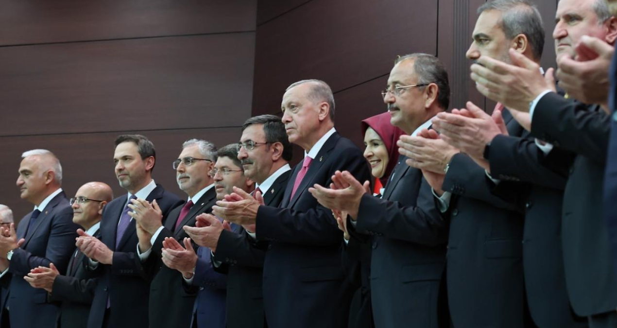 İşte değişmesi beklenen bakanlıklar