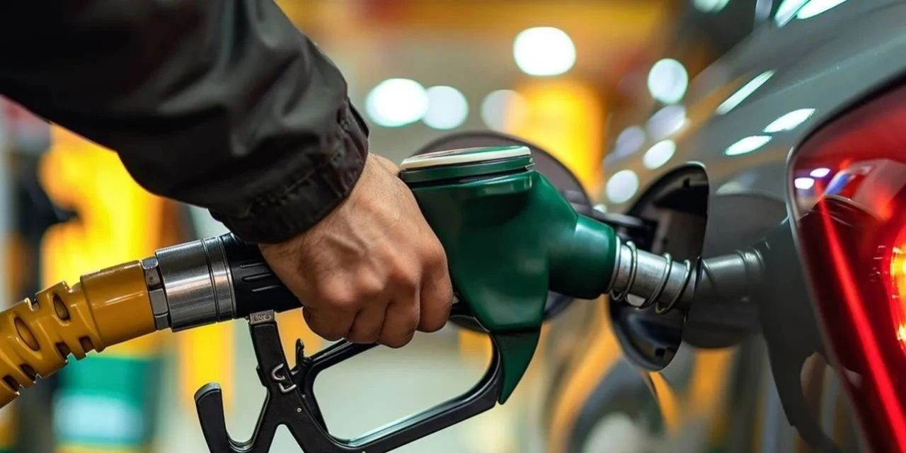Benzin ve motorine dev bir zam daha geliyor