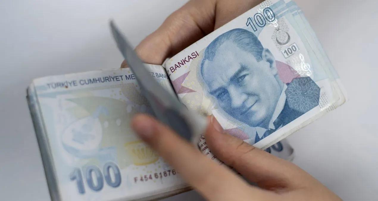 Borç batağı derinleşiyor: Faiz, icra, batık kredi rekorda