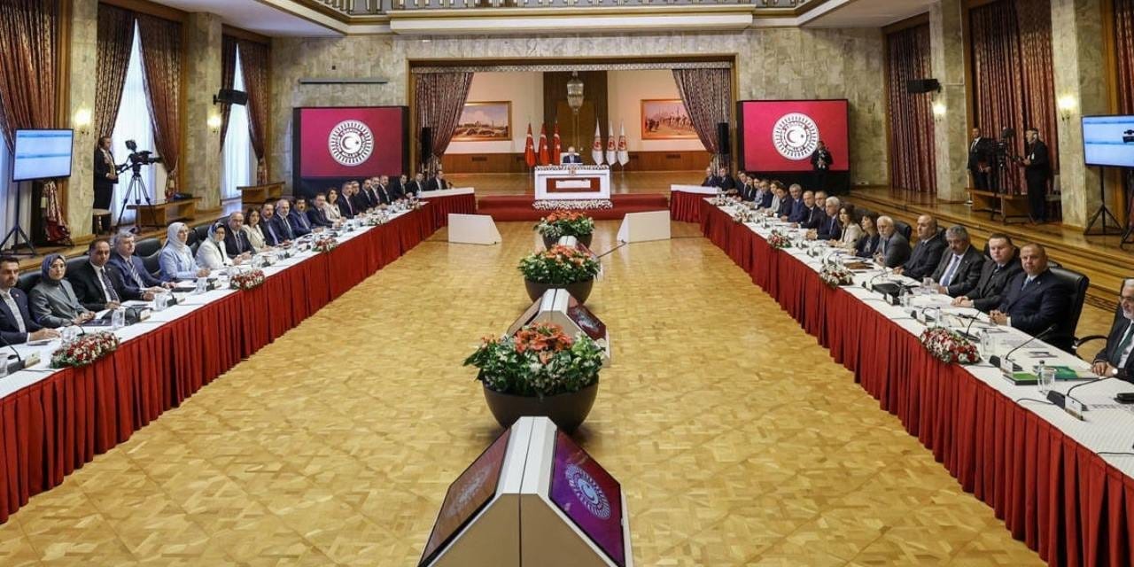 Süreç komisyonuna ara verildi