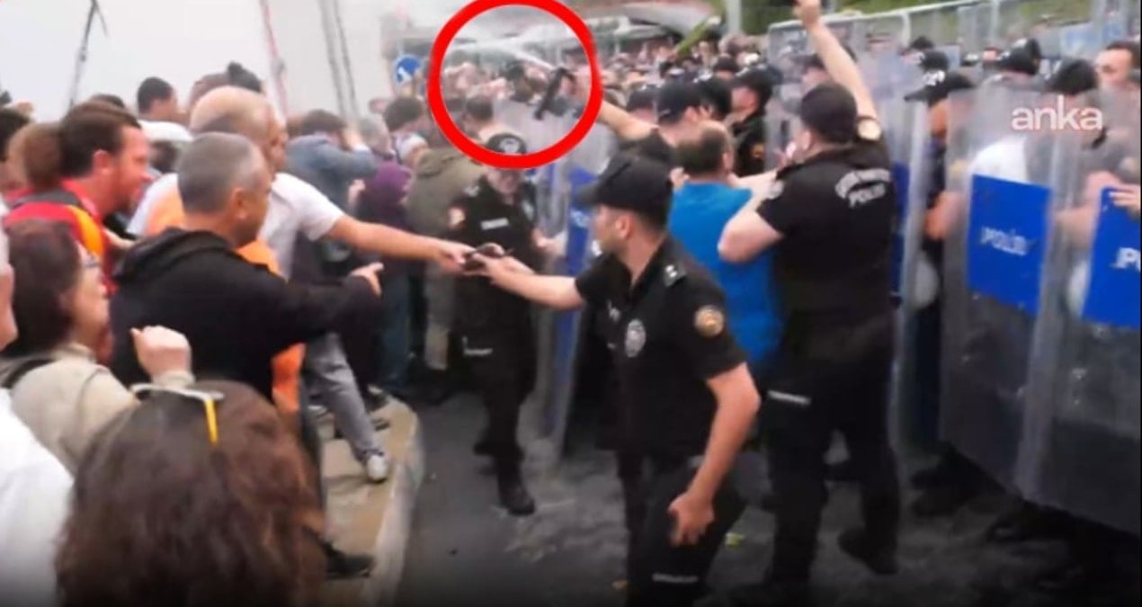 CHP İl Binası önünde biber gazlı müdahale