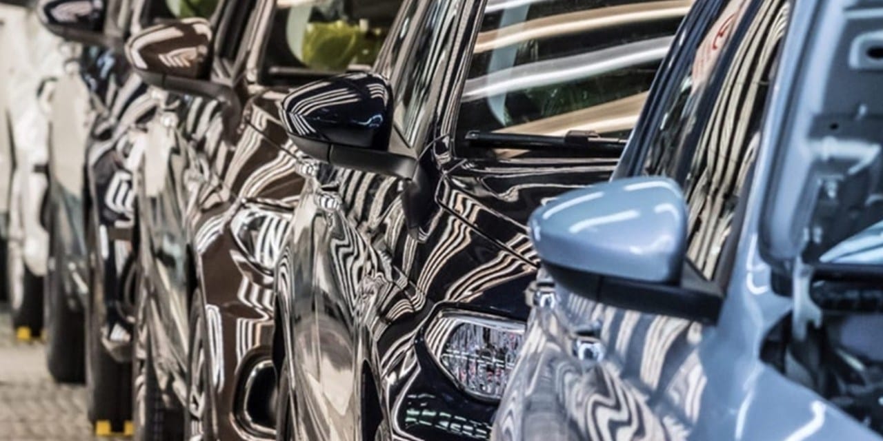 Otomobil fiyatlarına büyük zam!