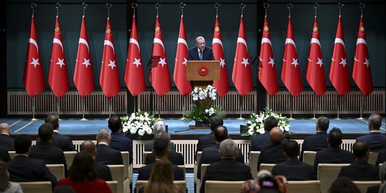 Kabine Saray’da toplanıyor! Masada neler var?