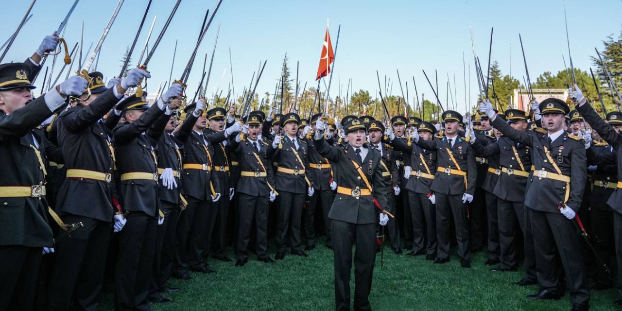 Kılıçlı yeminde teğmene verilen disiplin cezası ‘hukuka uygun’ bulundu