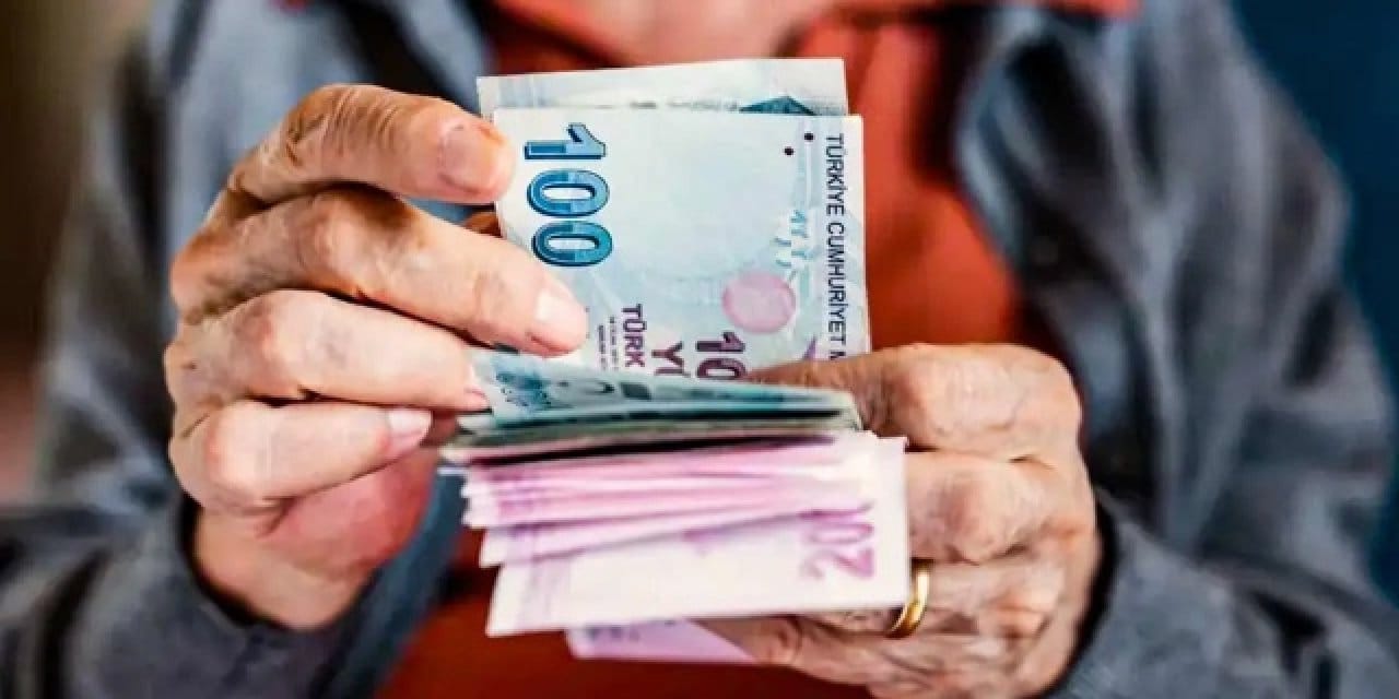 Emeklilerin maaş farkını alacağı tarih belli oldu