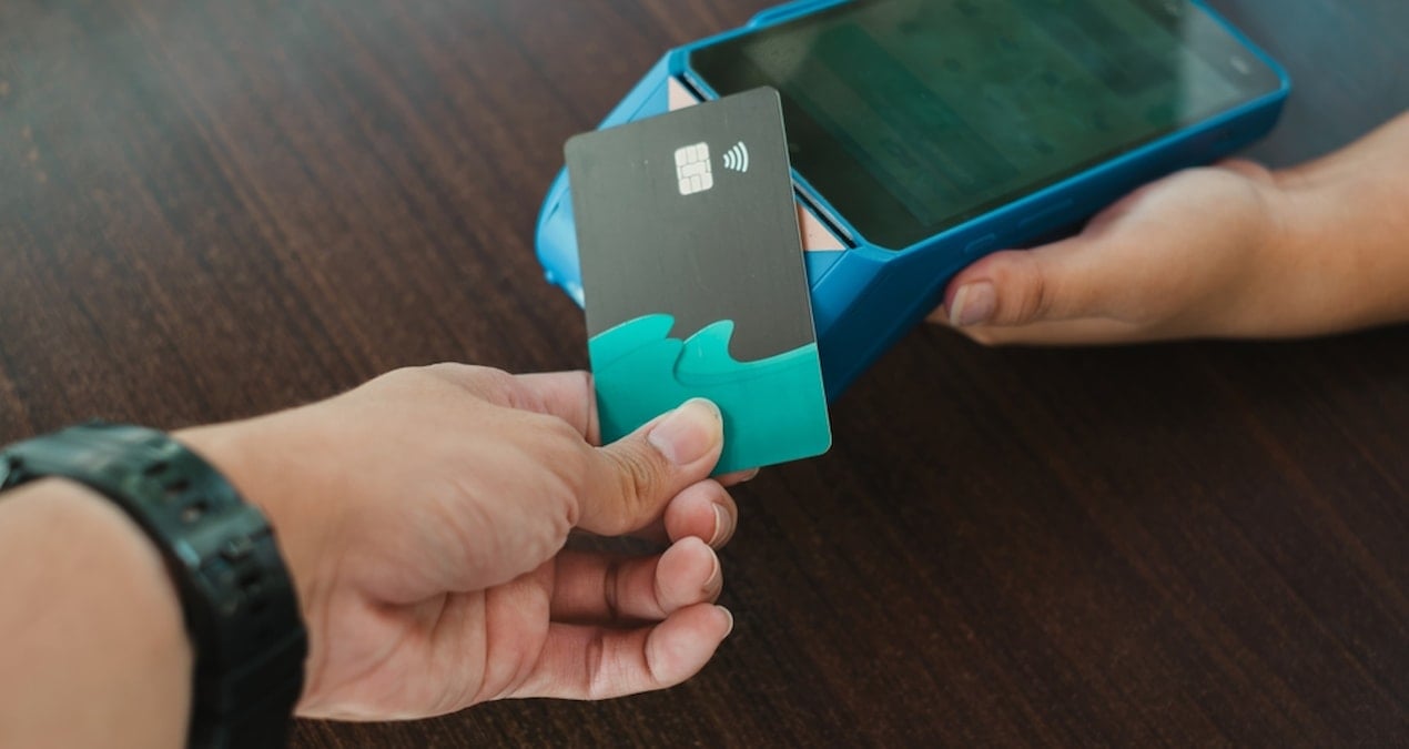 Kredi kartını POS cihazına okutan bu yazıyla karşılaşıyor