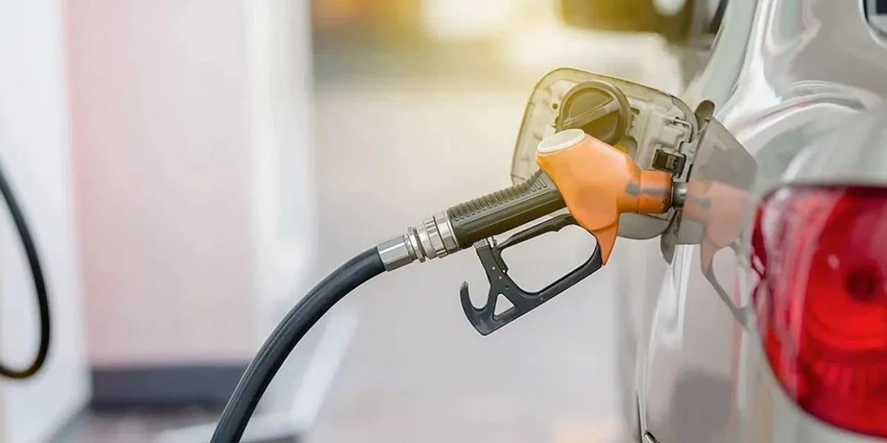 Petrol tavanda, gözler pompada