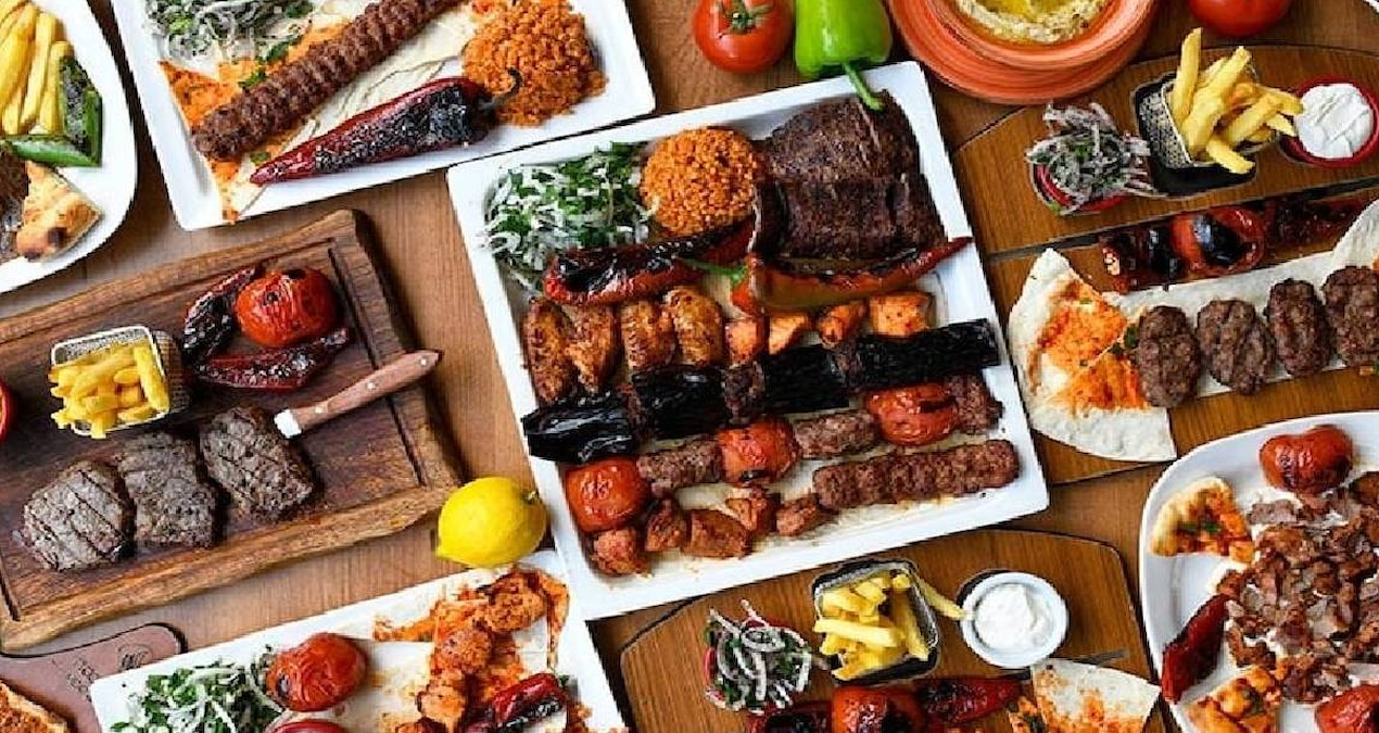 Turistler Türkiye’nin bu 8 yemeği için sıraya giriyor