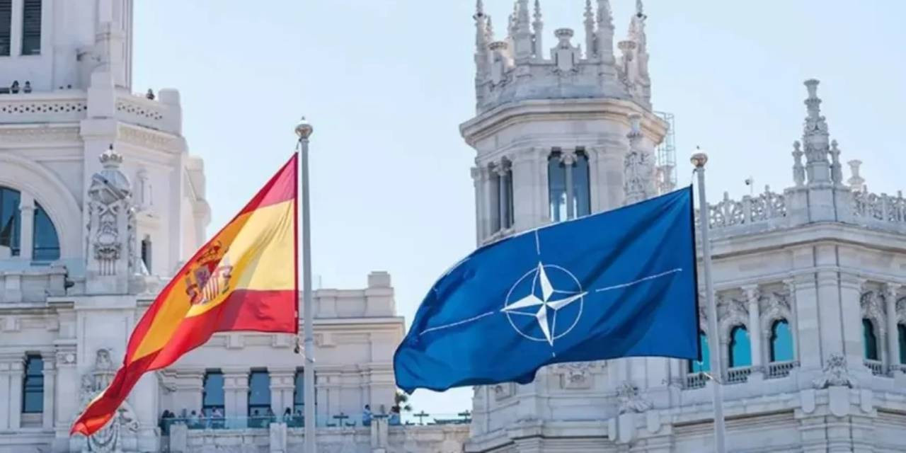 NATO çöküyor mu?