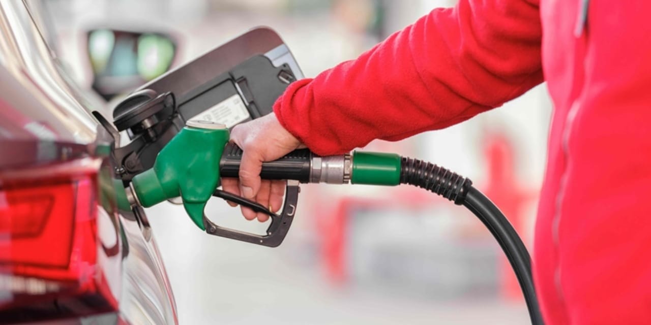 Petrol fiyatları durdurulamıyor, 120 dolara dayandı