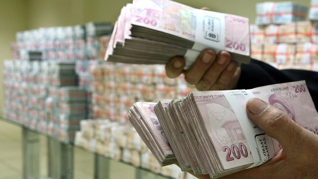 Bütçede de rekor açık: 1 trilyonu aştı parayı yüksek faiz yuttu!