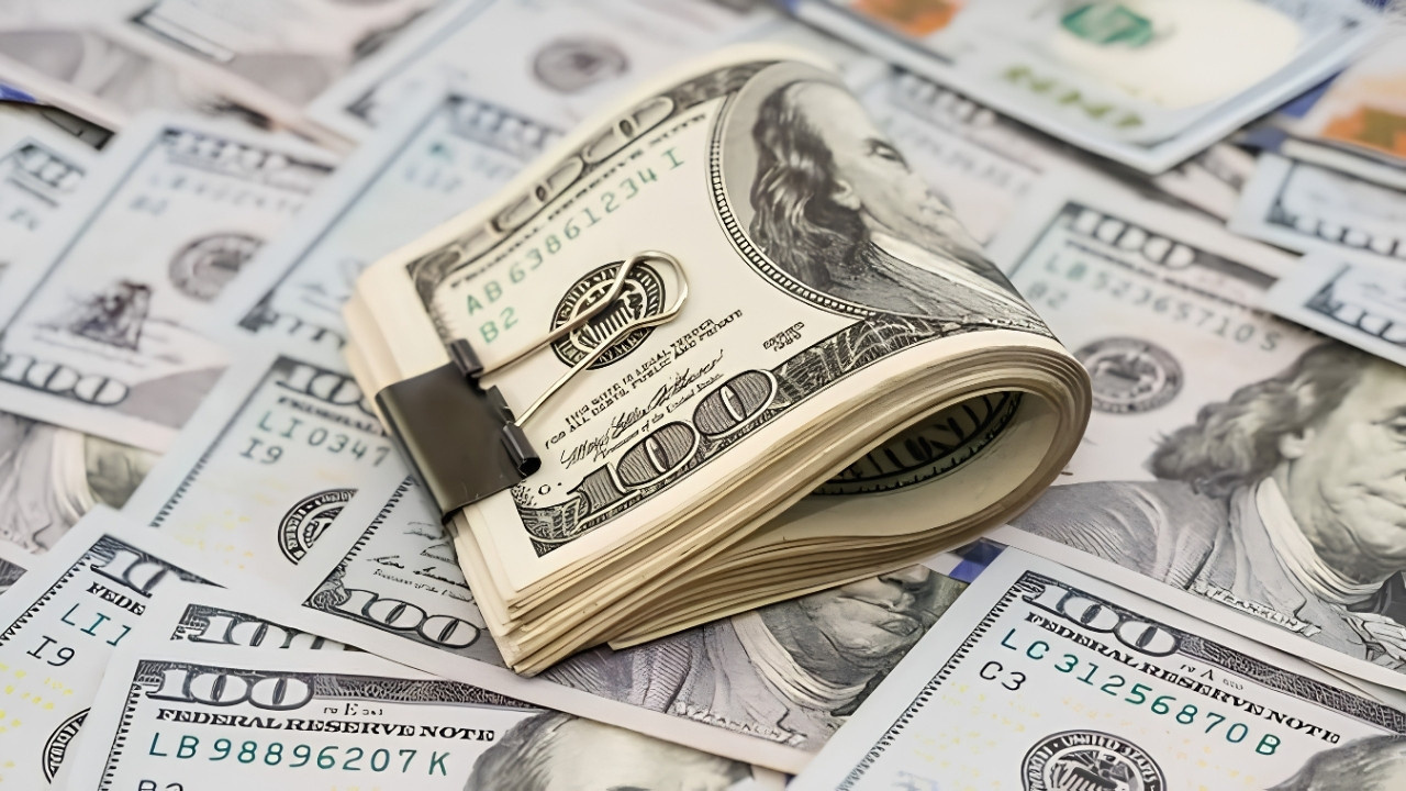 Dolar zirveye çıktı, euro ve sterlin de peşinden geldi