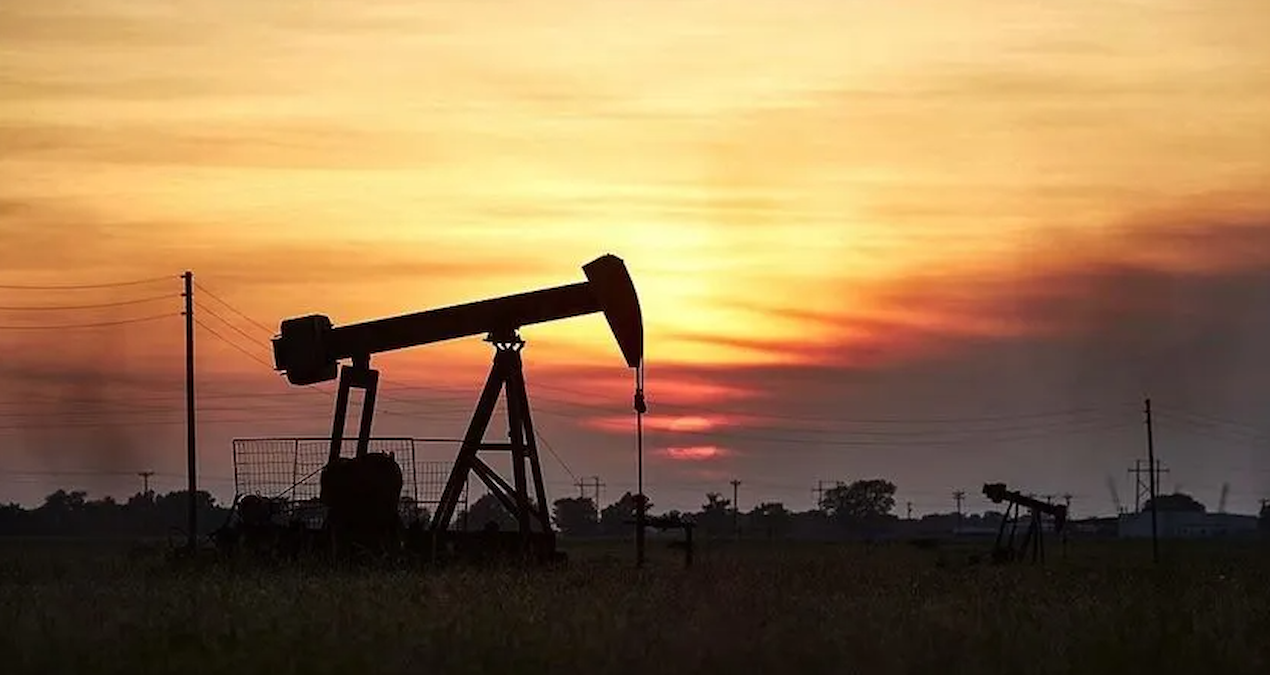 Petrol yeniden uçuşa geçti