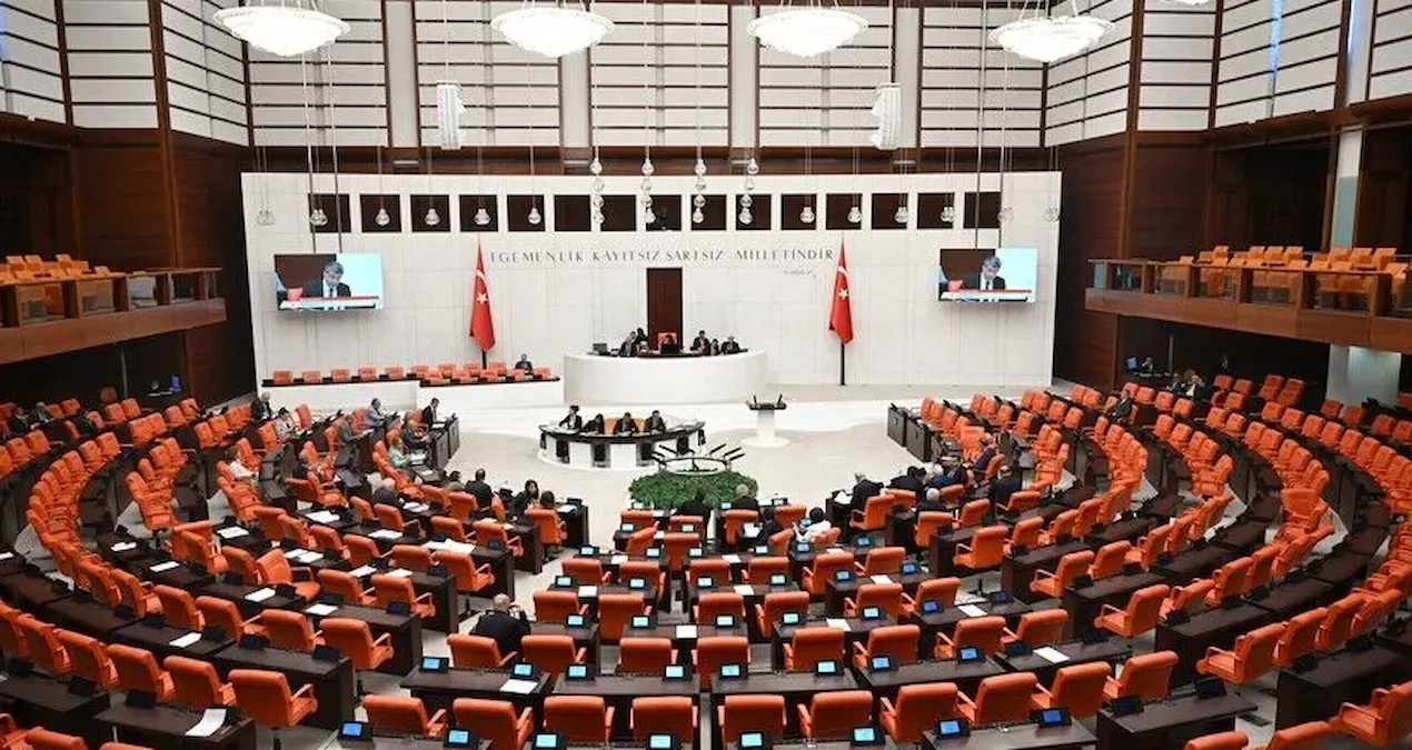 2 ayrı ittifak hazırlığı! 3 parti anlaştı, 3 parti masada