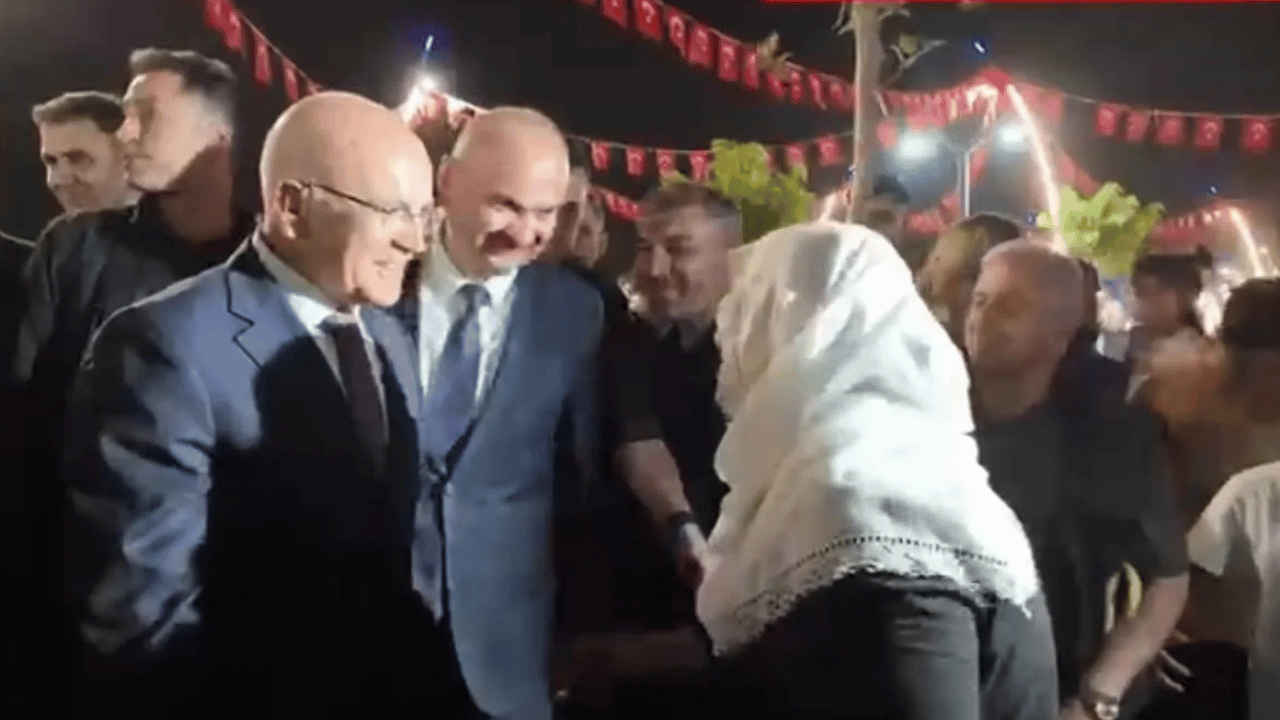 Mehmet Şimşek’e memleketinde işsizlik tepkisi! Kürtçe yanıt verdi