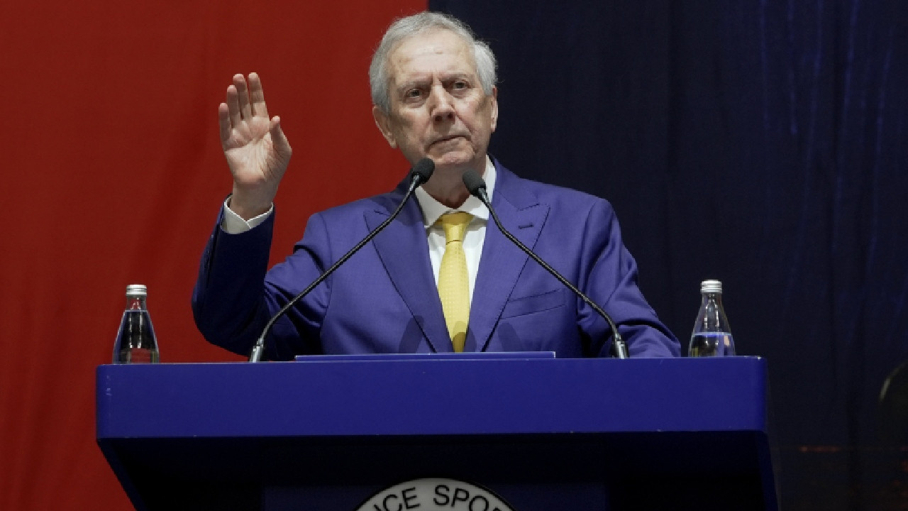Aziz Yıldırım kürsüden duyurdu: Galatasaray’dan sürpriz hamle geldi