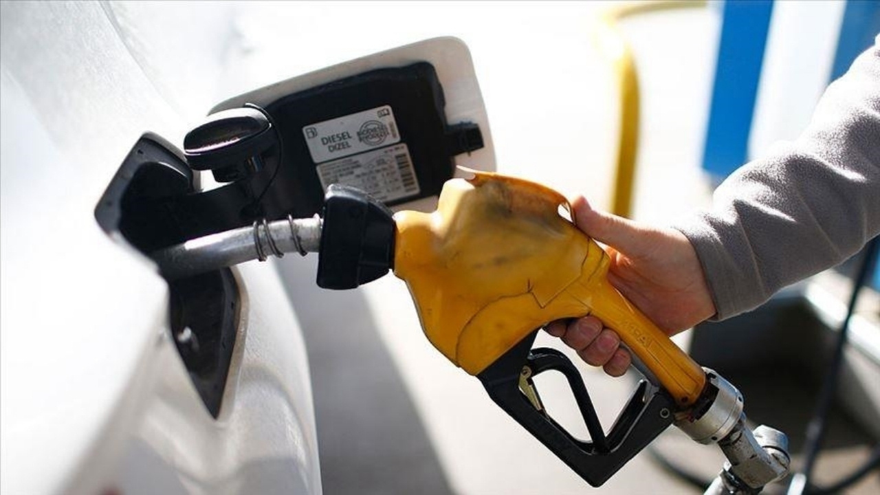 Petrol uçtukça uçuyor: Akaryakıtta zam tehtidi büyüyor